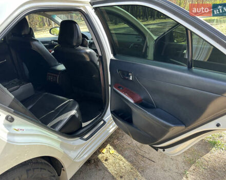 Белый Тойота Камри, объемом двигателя 2.5 л и пробегом 262 тыс. км за 13500 $, фото 10 на Automoto.ua