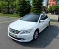 Белый Тойота Камри, объемом двигателя 2.5 л и пробегом 237 тыс. км за 11900 $, фото 1 на Automoto.ua