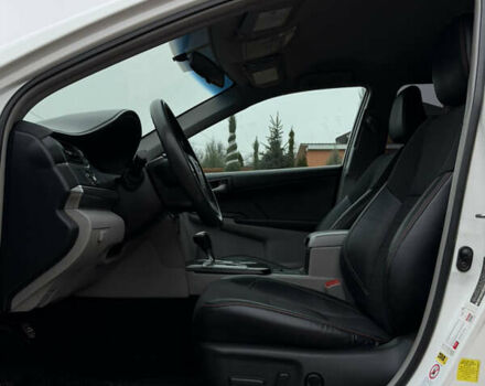 Белый Тойота Камри, объемом двигателя 2.5 л и пробегом 277 тыс. км за 10700 $, фото 14 на Automoto.ua
