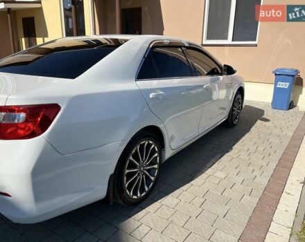 Белый Тойота Камри, объемом двигателя 2.5 л и пробегом 174 тыс. км за 13500 $, фото 5 на Automoto.ua