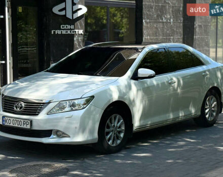Белый Тойота Камри, объемом двигателя 2.49 л и пробегом 231 тыс. км за 11999 $, фото 2 на Automoto.ua