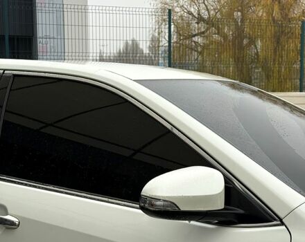 Белый Тойота Камри, объемом двигателя 2.5 л и пробегом 190 тыс. км за 14800 $, фото 4 на Automoto.ua