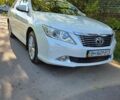 Белый Тойота Камри, объемом двигателя 2.5 л и пробегом 300 тыс. км за 12800 $, фото 1 на Automoto.ua