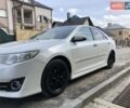 Белый Тойота Камри, объемом двигателя 2.5 л и пробегом 180 тыс. км за 10800 $, фото 1 на Automoto.ua