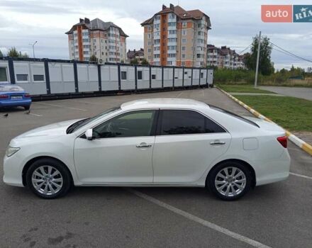 Белый Тойота Камри, объемом двигателя 2.5 л и пробегом 236 тыс. км за 13500 $, фото 14 на Automoto.ua