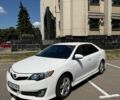 Білий Тойота Камрі, об'ємом двигуна 2.5 л та пробігом 129 тис. км за 12200 $, фото 1 на Automoto.ua