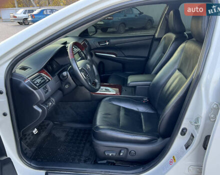 Тойота Камри 2012 в Козельщине на Automoto.ua Белый Тойота Камри, объемом двигателя 2.5 л и пробегом 182 тыс. км за 14000 $, фото 49 на Automoto.ua