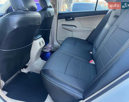 Белый Тойота Камри, объемом двигателя 2.5 л и пробегом 170 тыс. км за 11200 $, фото 16 на Automoto.ua