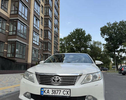 Белый Тойота Камри, объемом двигателя 2.5 л и пробегом 280 тыс. км за 12450 $, фото 1 на Automoto.ua
