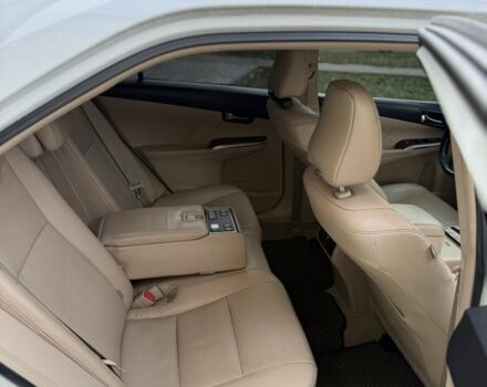 Білий Тойота Камрі, об'ємом двигуна 2.5 л та пробігом 185 тис. км за 14000 $, фото 14 на Automoto.ua