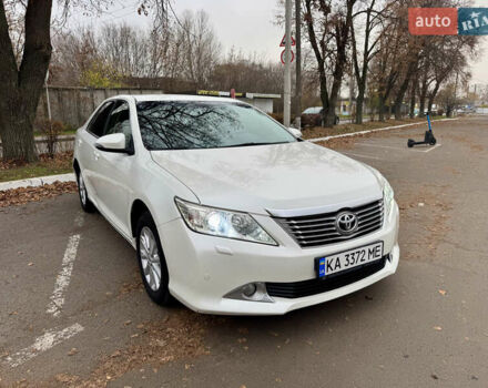 Белый Тойота Камри, объемом двигателя 2.49 л и пробегом 280 тыс. км за 9800 $, фото 1 на Automoto.ua
