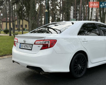Белый Тойота Камри, объемом двигателя 2.5 л и пробегом 180 тыс. км за 10999 $, фото 7 на Automoto.ua