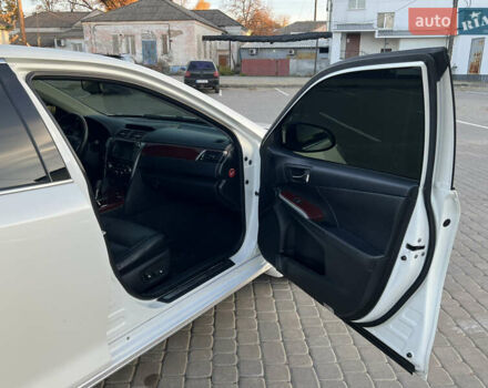 Тойота Камри 2012 в Козельщине на Automoto.ua Белый Тойота Камри, объемом двигателя 2.5 л и пробегом 182 тыс. км за 14000 $, фото 81 на Automoto.ua