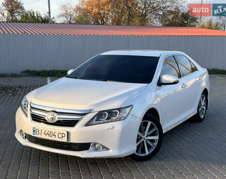 Тойота Камри 2012 в Козельщине на Automoto.ua Белый Тойота Камри, объемом двигателя 2.5 л и пробегом 182 тыс. км за 14000 $, фото 1 на Automoto.ua