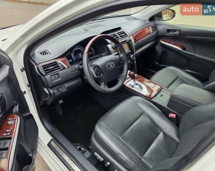 Белый Тойота Камри, объемом двигателя 2.49 л и пробегом 158 тыс. км за 13999 $, фото 10 на Automoto.ua