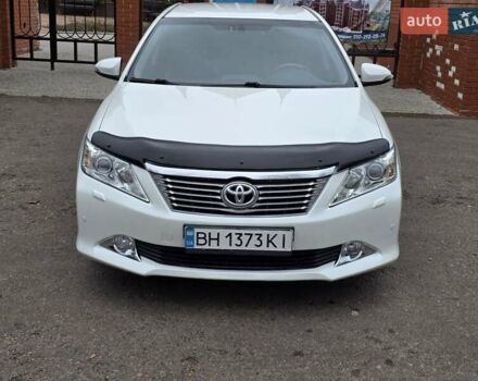 Белый Тойота Камри, объемом двигателя 2.49 л и пробегом 158 тыс. км за 13999 $, фото 2 на Automoto.ua