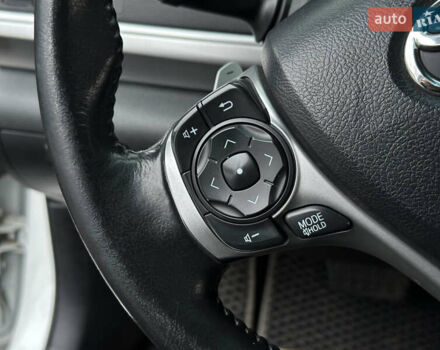 Білий Тойота Камрі, об'ємом двигуна 2.5 л та пробігом 180 тис. км за 11400 $, фото 28 на Automoto.ua