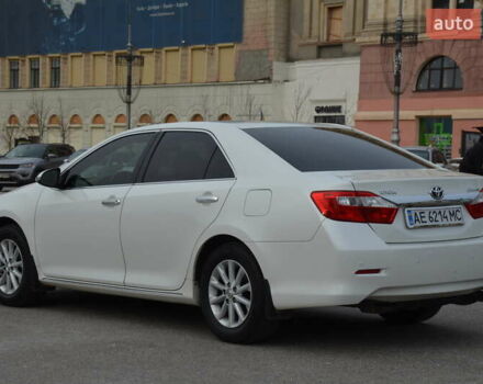 Белый Тойота Камри, объемом двигателя 2.5 л и пробегом 217 тыс. км за 15100 $, фото 14 на Automoto.ua