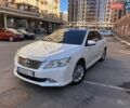 Белый Тойота Камри, объемом двигателя 2.5 л и пробегом 237 тыс. км за 11800 $, фото 1 на Automoto.ua