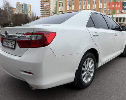 Белый Тойота Камри, объемом двигателя 2.5 л и пробегом 233 тыс. км за 14500 $, фото 4 на Automoto.ua