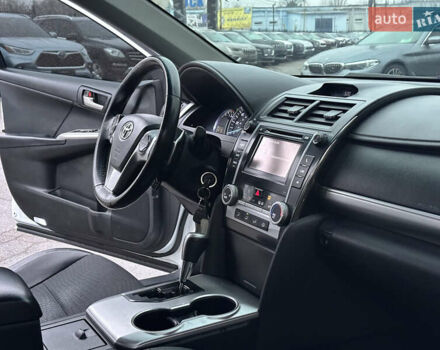 Білий Тойота Камрі, об'ємом двигуна 2.5 л та пробігом 180 тис. км за 11400 $, фото 23 на Automoto.ua