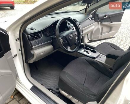 Белый Тойота Камри, объемом двигателя 2.5 л и пробегом 188 тыс. км за 10900 $, фото 24 на Automoto.ua