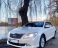 Білий Тойота Камрі, об'ємом двигуна 2.5 л та пробігом 200 тис. км за 16500 $, фото 1 на Automoto.ua
