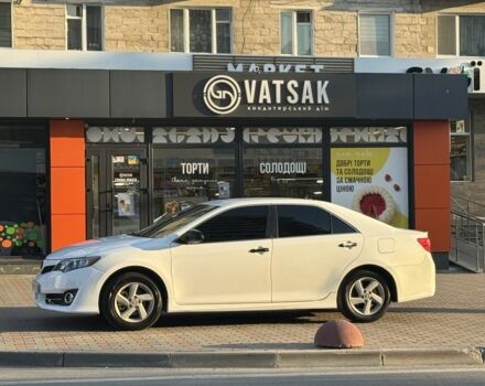 Белый Тойота Камри, объемом двигателя 2.5 л и пробегом 240 тыс. км за 9999 $, фото 7 на Automoto.ua