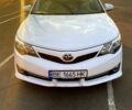 Білий Тойота Камрі, об'ємом двигуна 2.5 л та пробігом 150 тис. км за 12700 $, фото 1 на Automoto.ua
