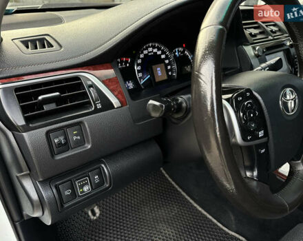 Білий Тойота Камрі, об'ємом двигуна 2.49 л та пробігом 315 тис. км за 12999 $, фото 8 на Automoto.ua