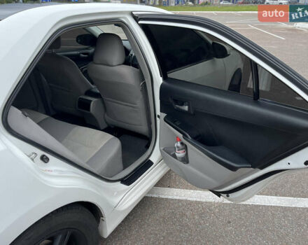 Белый Тойота Камри, объемом двигателя 2.4 л и пробегом 297 тыс. км за 10000 $, фото 21 на Automoto.ua