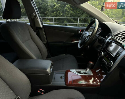 Білий Тойота Камрі, об'ємом двигуна 2.49 л та пробігом 315 тис. км за 12999 $, фото 14 на Automoto.ua