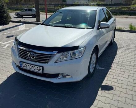 Білий Тойота Камрі, об'ємом двигуна 2.5 л та пробігом 135 тис. км за 16600 $, фото 1 на Automoto.ua