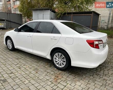 Белый Тойота Камри, объемом двигателя 2.5 л и пробегом 188 тыс. км за 10900 $, фото 2 на Automoto.ua
