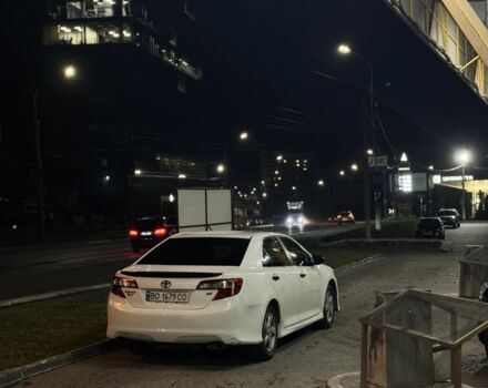 Белый Тойота Камри, объемом двигателя 2.5 л и пробегом 240 тыс. км за 9999 $, фото 3 на Automoto.ua