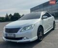 Белый Тойота Камри, объемом двигателя 2.5 л и пробегом 255 тыс. км за 14200 $, фото 1 на Automoto.ua