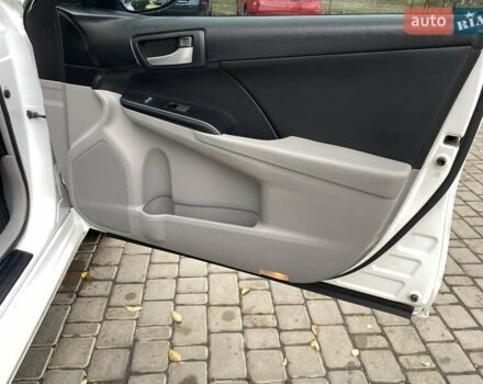 Белый Тойота Камри, объемом двигателя 2.5 л и пробегом 188 тыс. км за 10900 $, фото 30 на Automoto.ua