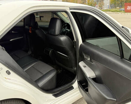 Білий Тойота Камрі, об'ємом двигуна 2.5 л та пробігом 192 тис. км за 12000 $, фото 9 на Automoto.ua