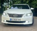 Белый Тойота Камри, объемом двигателя 2.5 л и пробегом 120 тыс. км за 12500 $, фото 2 на Automoto.ua