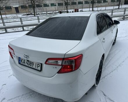 Белый Тойота Камри, объемом двигателя 2.5 л и пробегом 213 тыс. км за 9300 $, фото 3 на Automoto.ua