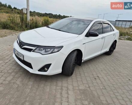 Белый Тойота Камри, объемом двигателя 2.49 л и пробегом 140 тыс. км за 13200 $, фото 4 на Automoto.ua