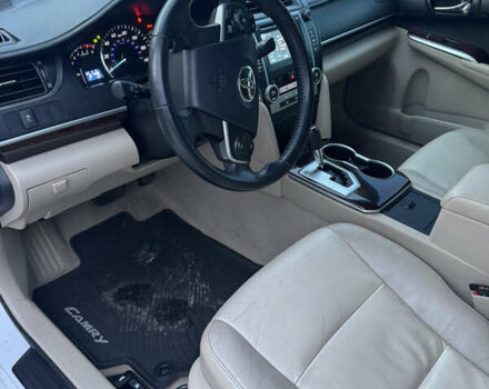 Белый Тойота Камри, объемом двигателя 2.5 л и пробегом 190 тыс. км за 13400 $, фото 6 на Automoto.ua