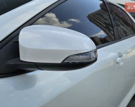 Белый Тойота Камри, объемом двигателя 2.49 л и пробегом 100 тыс. км за 15699 $, фото 10 на Automoto.ua