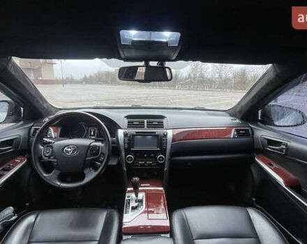 Белый Тойота Камри, объемом двигателя 2.5 л и пробегом 205 тыс. км за 14500 $, фото 7 на Automoto.ua