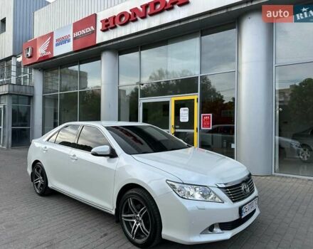 Білий Тойота Камрі, об'ємом двигуна 2.49 л та пробігом 315 тис. км за 12999 $, фото 1 на Automoto.ua