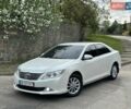 Белый Тойота Камри, объемом двигателя 2.5 л и пробегом 268 тыс. км за 12500 $, фото 1 на Automoto.ua