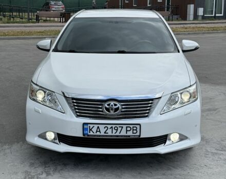 Білий Тойота Камрі, об'ємом двигуна 2.5 л та пробігом 276 тис. км за 14300 $, фото 2 на Automoto.ua