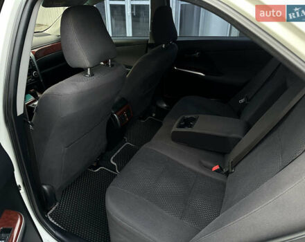 Білий Тойота Камрі, об'ємом двигуна 2.49 л та пробігом 315 тис. км за 12999 $, фото 17 на Automoto.ua