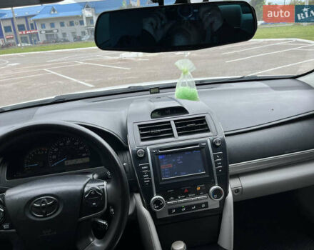 Белый Тойота Камри, объемом двигателя 2.4 л и пробегом 297 тыс. км за 10000 $, фото 14 на Automoto.ua