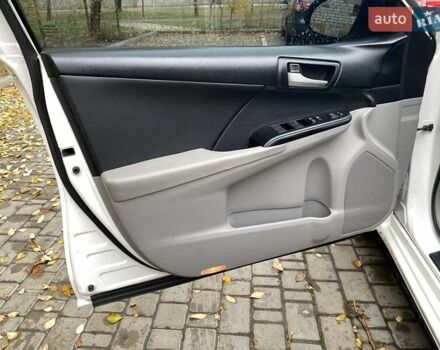 Белый Тойота Камри, объемом двигателя 2.5 л и пробегом 188 тыс. км за 10900 $, фото 29 на Automoto.ua